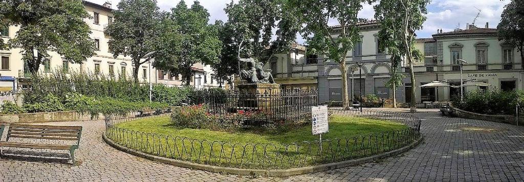 La Piazza Florencia